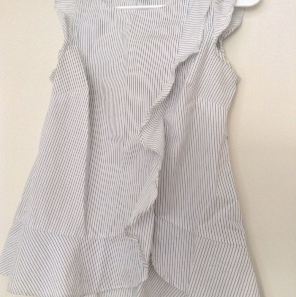SOLD. Cute Banana Republic Short Sleeve Blouse